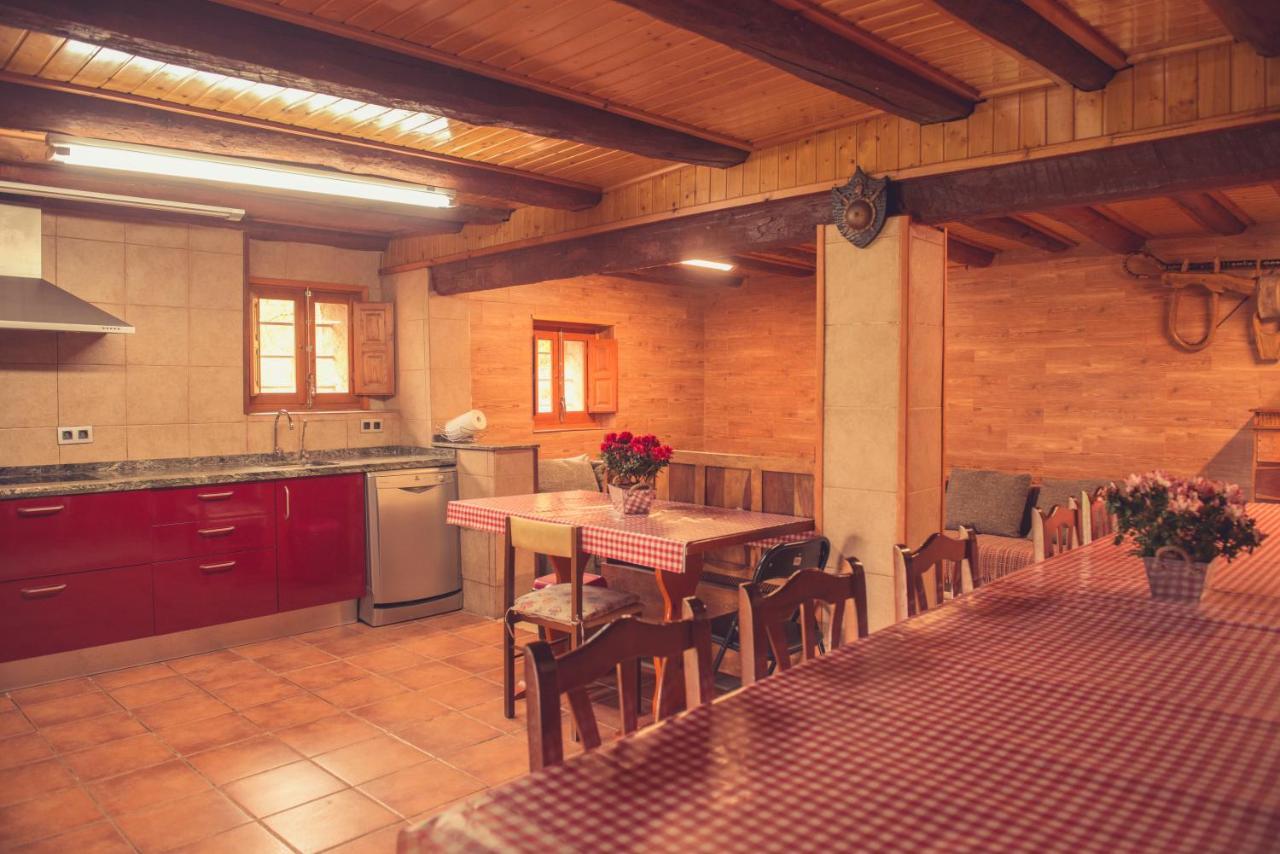 Complex Rural Can Caubet Berga Bagian luar foto